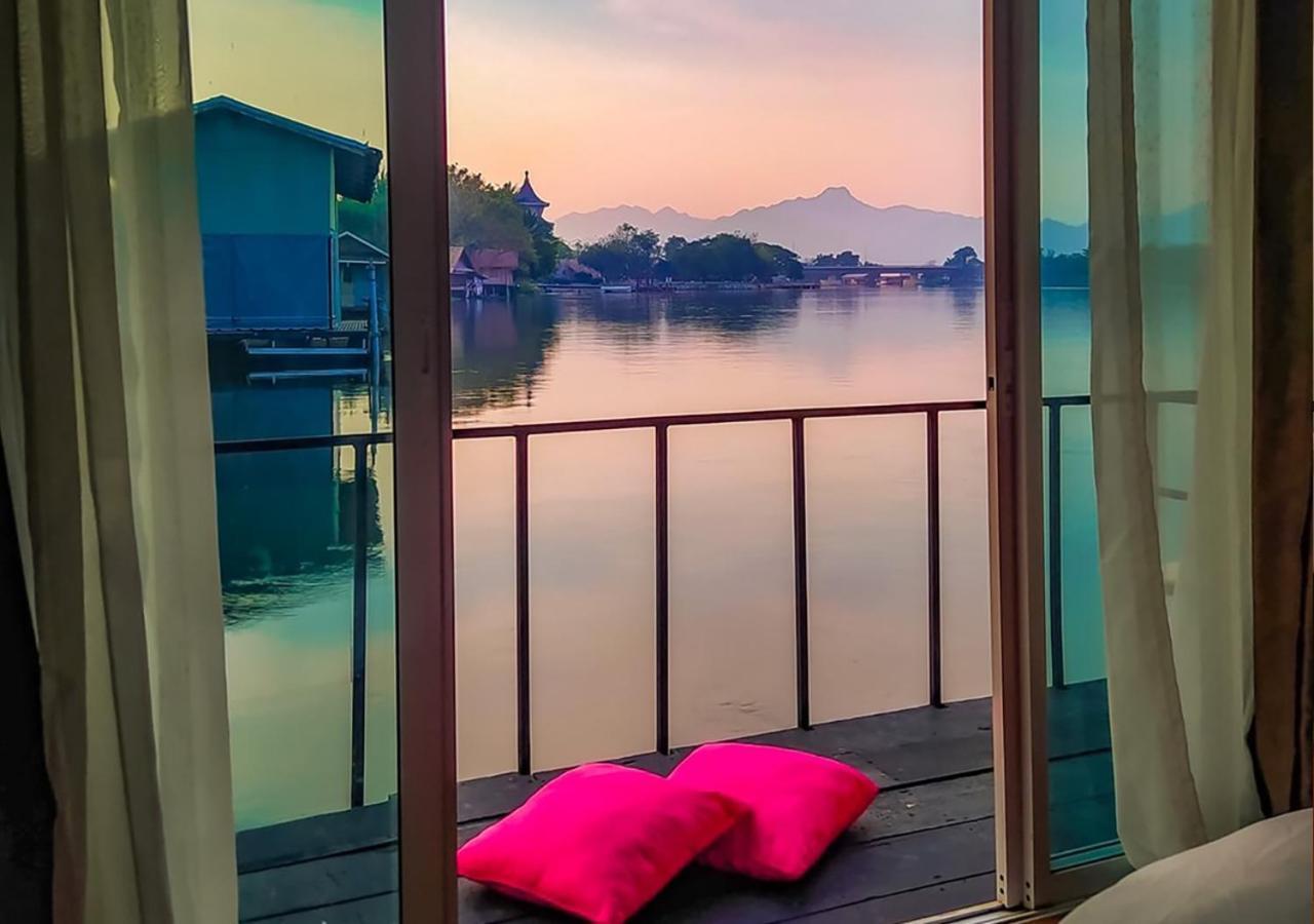 Tara Raft Hotel Kanchanaburi Exterior foto