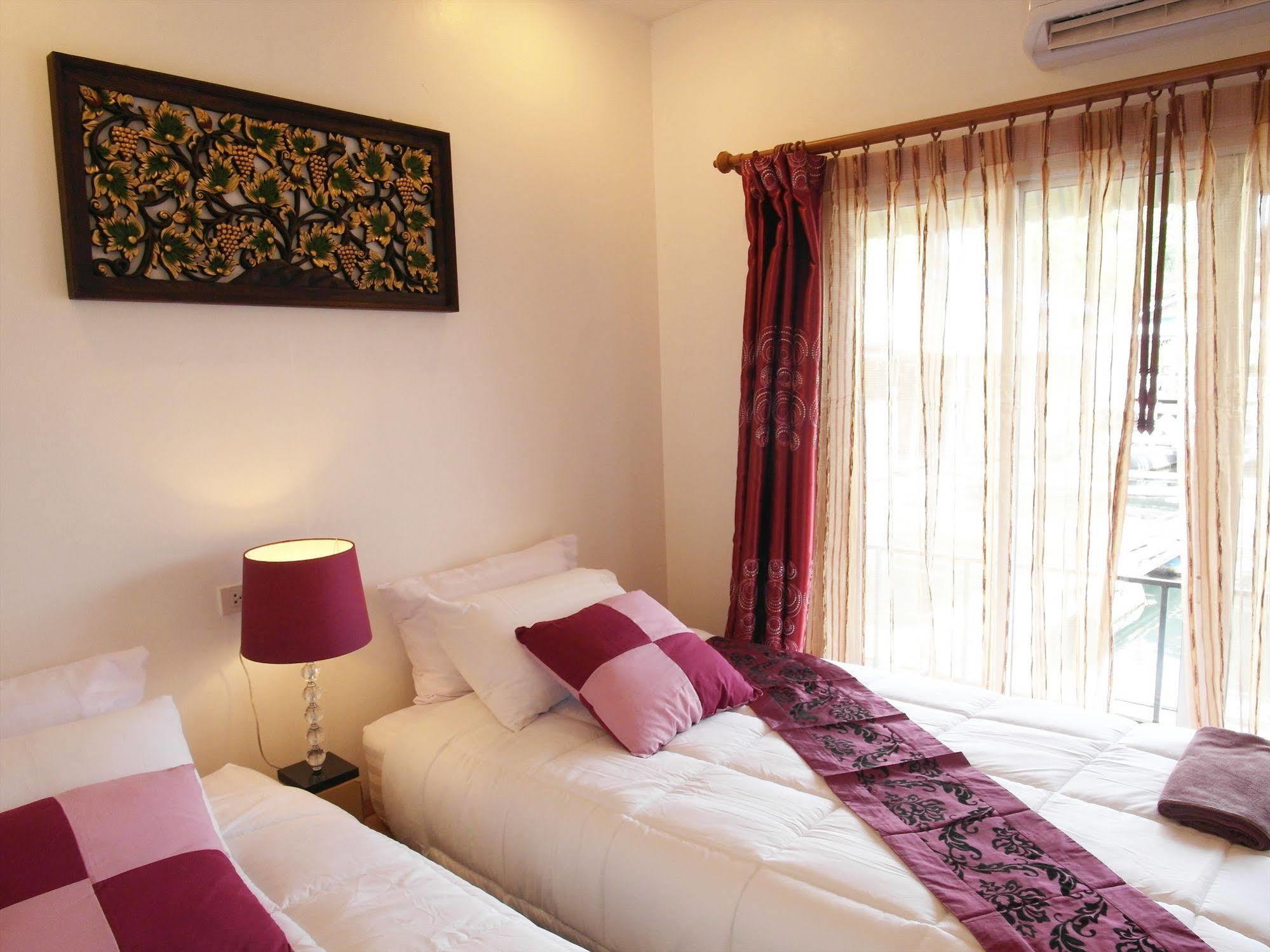 Tara Raft Hotel Kanchanaburi Exterior foto